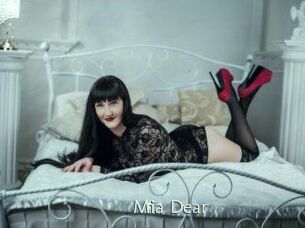 Mia_Dear_