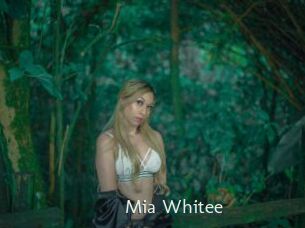 Mia_Whitee